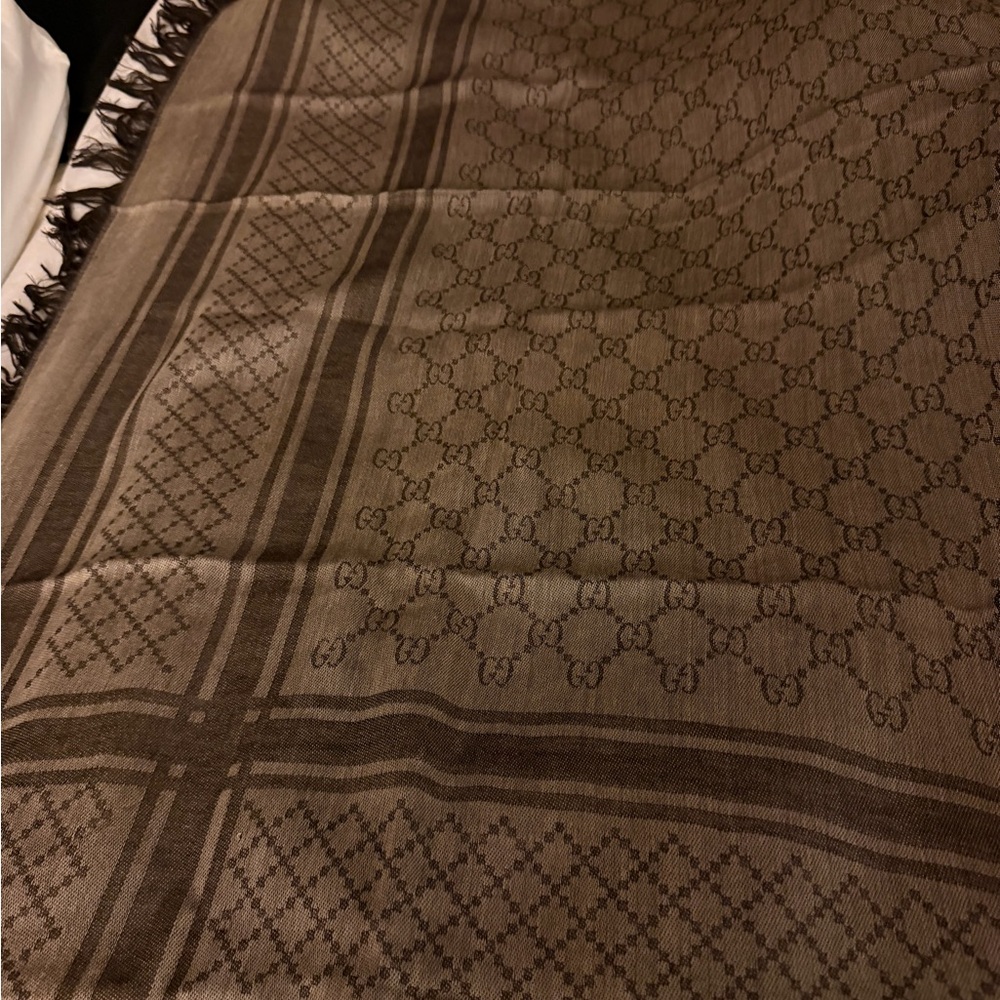 Gucci Beige/Ebony Wool And Silk GG Survive Shawl Scarf - Picture 3 of 7